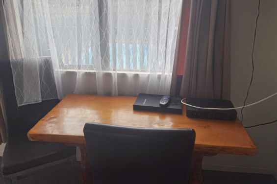 Access Queen Studio dining table